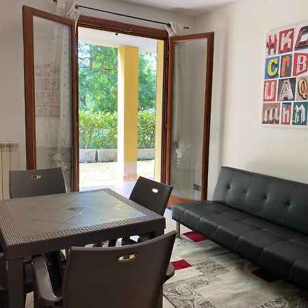 ديسينسانو ديل غاردا Appartamento Il Faro Con Giardino In Residence Con Piscina المظهر الخارجي الصورة