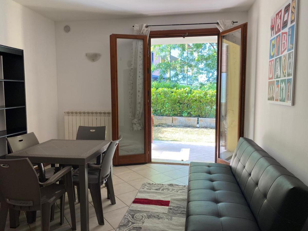ديسينسانو ديل غاردا Appartamento Il Faro Con Giardino In Residence Con Piscina المظهر الخارجي الصورة