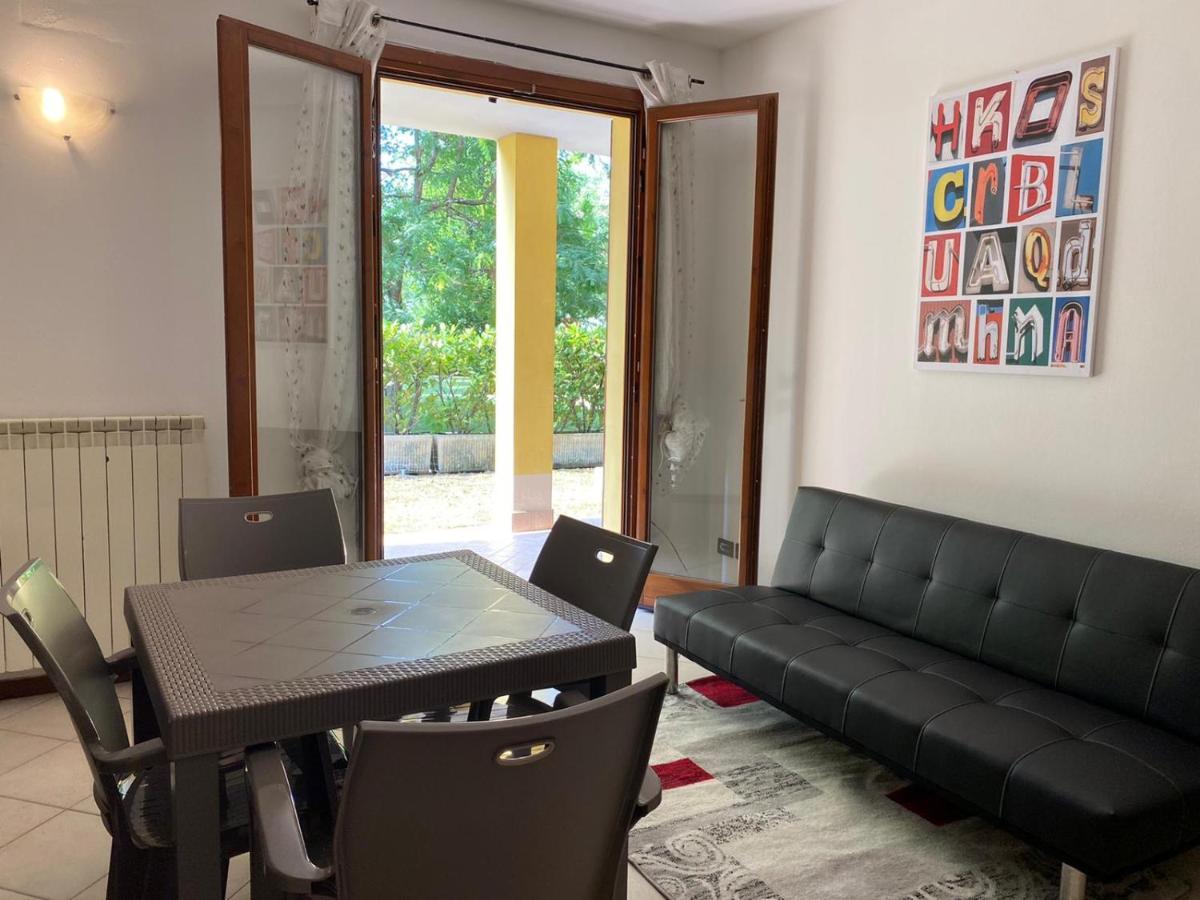 ديسينسانو ديل غاردا Appartamento Il Faro Con Giardino In Residence Con Piscina المظهر الخارجي الصورة