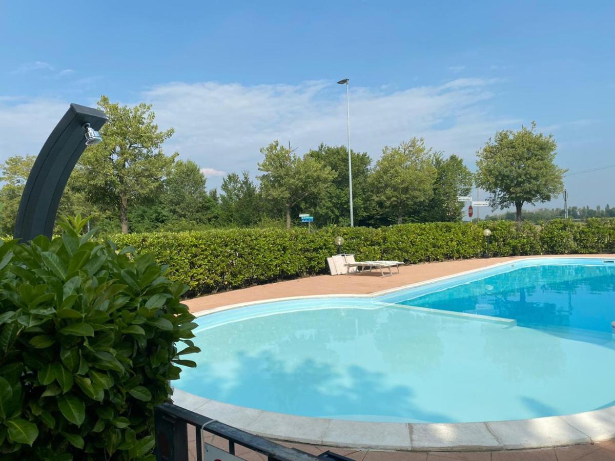 ديسينسانو ديل غاردا Appartamento Il Faro Con Giardino In Residence Con Piscina المظهر الخارجي الصورة