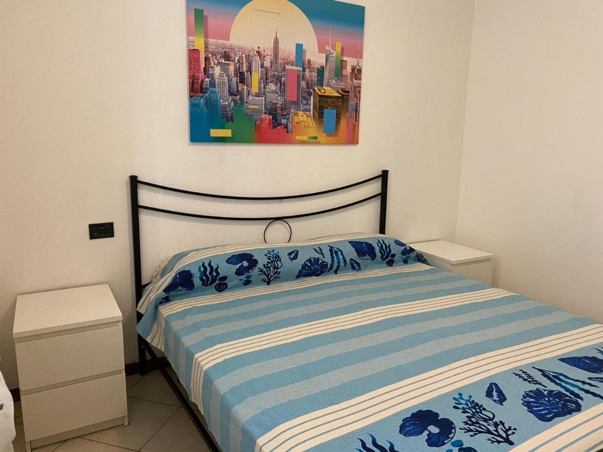 ديسينسانو ديل غاردا Appartamento Il Faro Con Giardino In Residence Con Piscina المظهر الخارجي الصورة