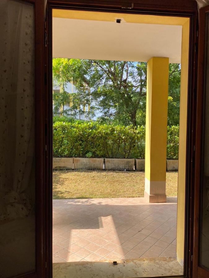 ديسينسانو ديل غاردا Appartamento Il Faro Con Giardino In Residence Con Piscina المظهر الخارجي الصورة